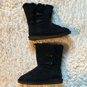 Black Fuzzy Bearpaw Boots